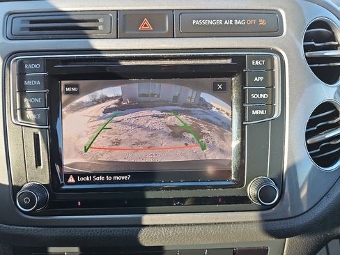 Used 2017 Volkswagen Tiguan S image 20