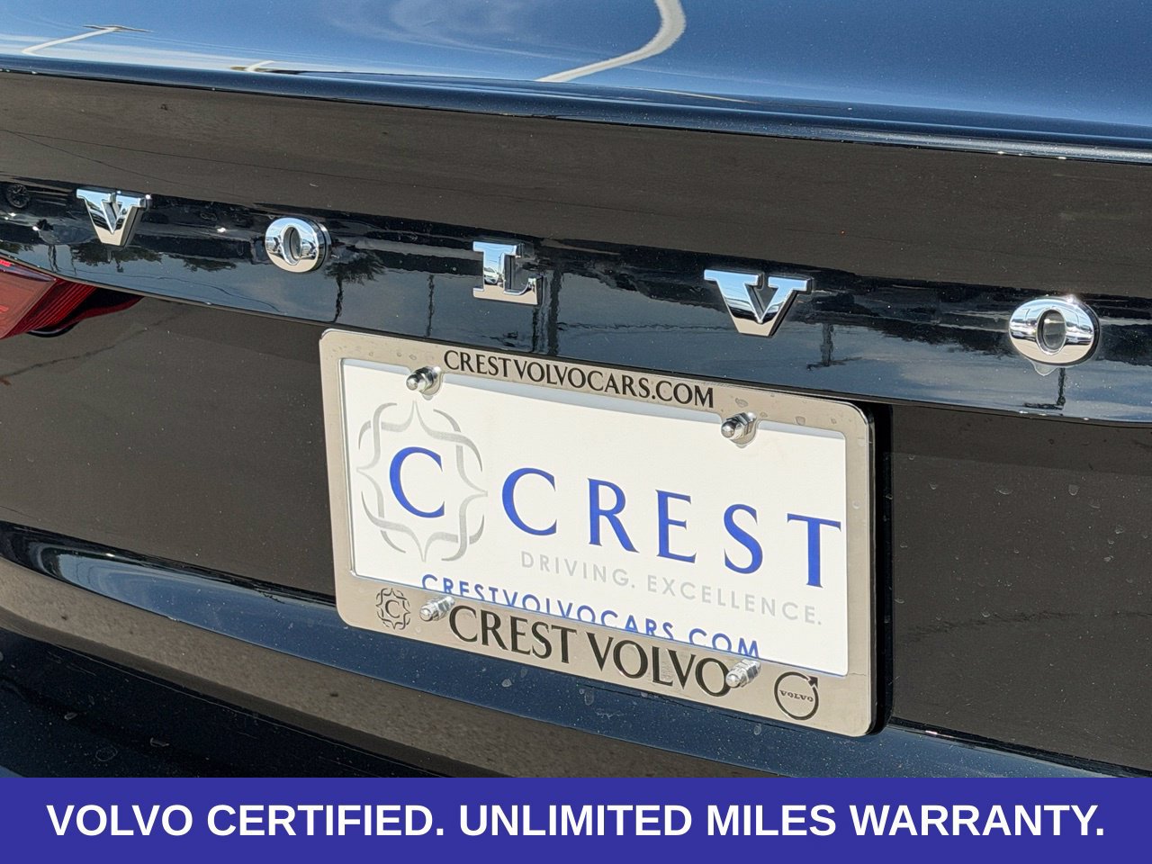 Certified 2024 Volvo S60 B5 Plus w/ Climate Package FWD image 16