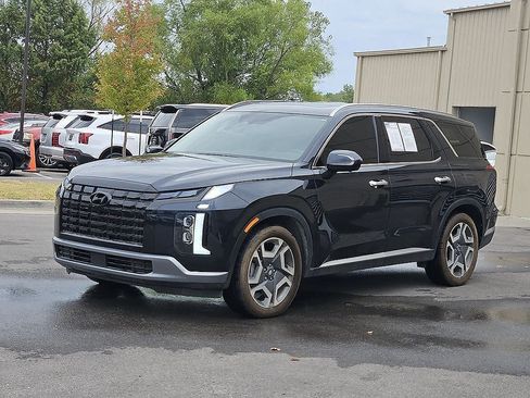 Certified 2025 Hyundai Palisade Limited FWD image 2