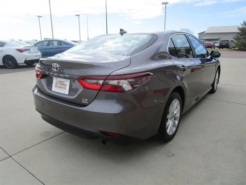 Used 2023 Toyota Camry LE image 7