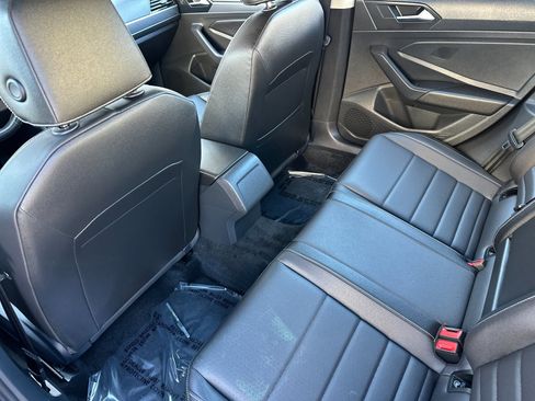 Used 2024 Volkswagen Jetta SE image 12