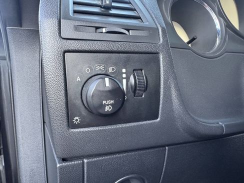 Used 2010 Dodge Challenger R/T RWD image 23
