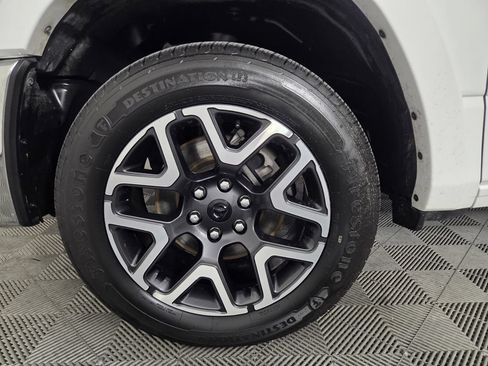 Used 2025 RAM 1500 Laramie AWD/4WD image 8