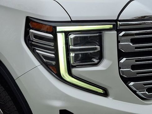 Used 2022 GMC Sierra 1500 Denali image 11