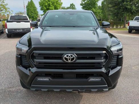 Certified 2025 Toyota Tacoma SR5 RWD image 9