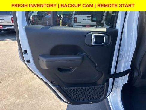 Used 2025 Jeep Wrangler Unlimited Rubicon image 15