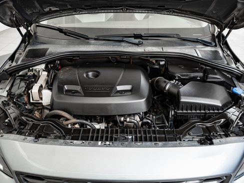 Used 2018 Volvo S60 T5 Cross Country Platinum image 43