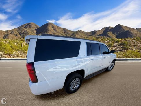 Used 2015 Chevrolet Suburban LT RWD image 4