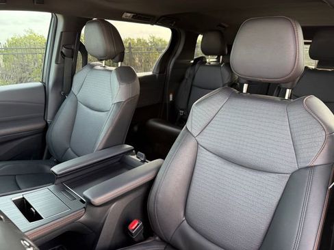 Used 2024 Toyota Sienna XSE image 11