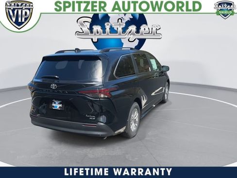 New 2026 Toyota Sienna XLE FWD image 9