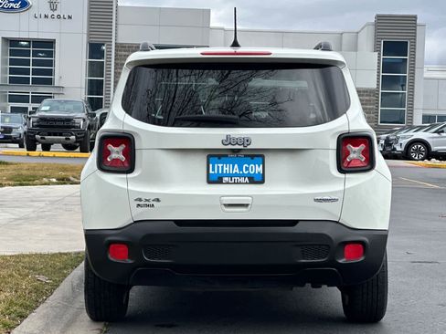 Used 2018 Jeep Renegade Latitude w/ Popular Equipment Group image 7