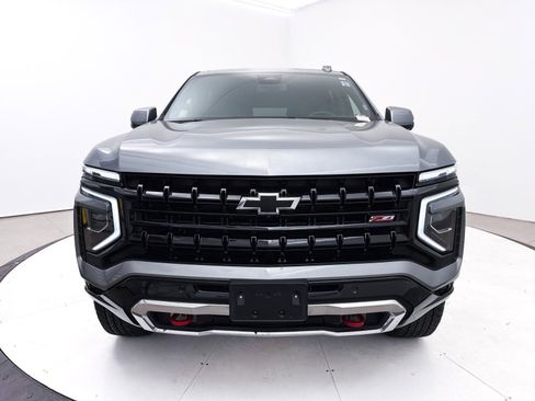Used 2025 Chevrolet Suburban Z71 image 14