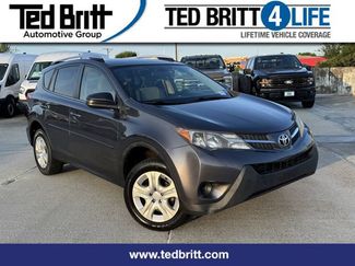 Used 2015 Toyota RAV4 LE FWD video 1