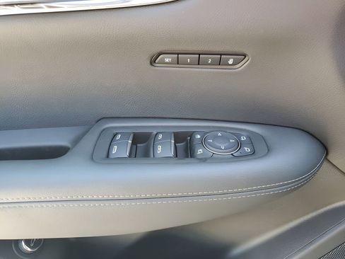 New 2025 Cadillac XT6 Luxury image 31