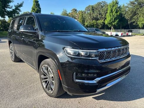 Used 2023 Jeep Grand Wagoneer Series III AWD/4WD image 3