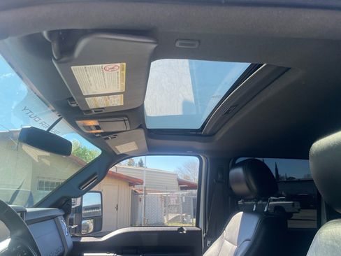 Used 2016 Ford F250 Lariat w/ Lariat Ultimate Package image 11