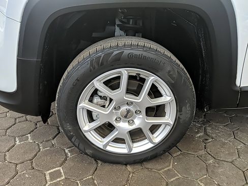 Used 2022 Jeep Renegade Latitude image 12