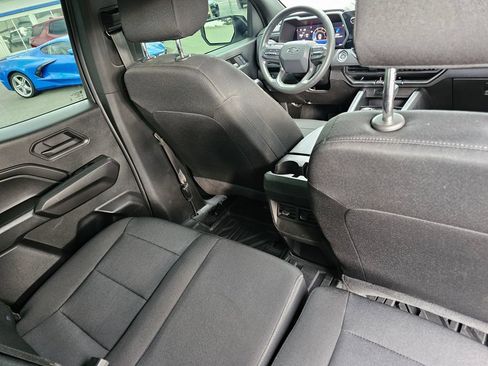 Used 2024 Chevrolet Colorado Trail Boss w/ Technology Package AWD/4WD image 18