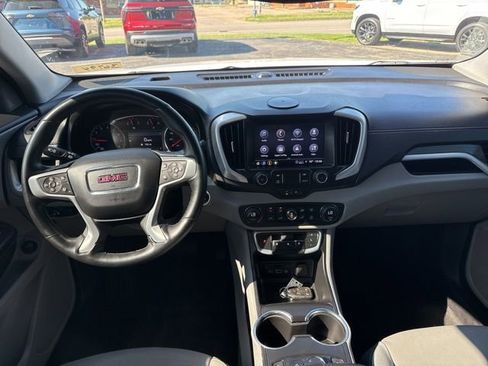 Used 2024 GMC Terrain SLT image 20