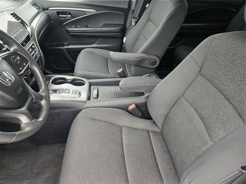 Used 2021 Honda Passport Sport image 12