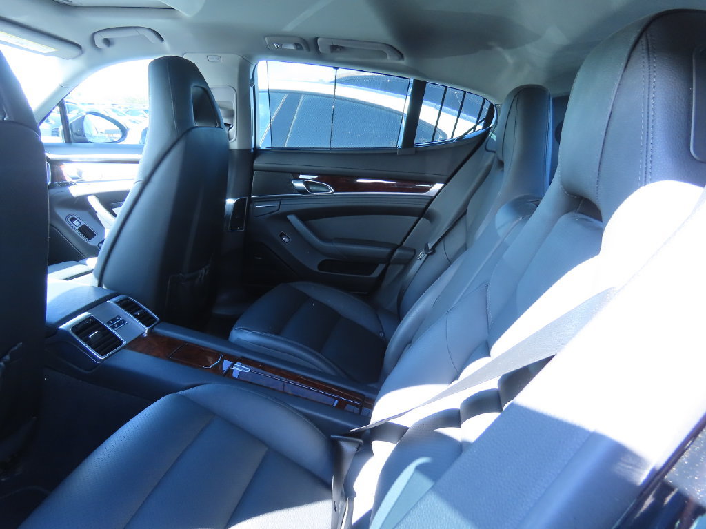 Used 2013 Porsche Panamera RWD image 11
