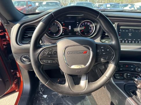 Used 2021 Dodge Challenger SXT image 12