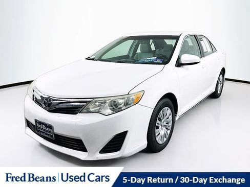 Used 2013 Toyota Camry LE FWD image 3