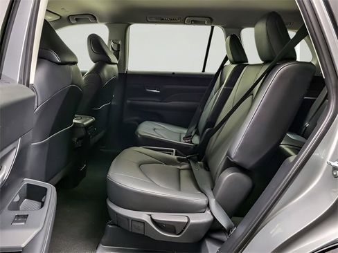 Certified 2025 Toyota Grand Highlander AWD image 10