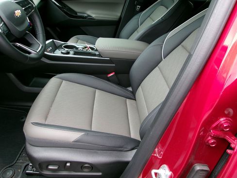 Used 2026 Chevrolet Equinox LT w/ Convenience Package II FWD image 10