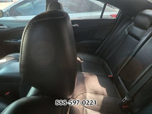 Used 2019 Dodge Charger SXT w/ Plus Group RWD image 3