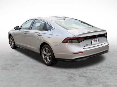 Used 2024 Honda Accord EX image 4