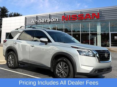 Certified 2025 Nissan Pathfinder SV