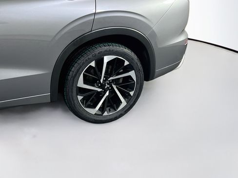 Used 2023 Mitsubishi Outlander SEL AWD/4WD image 30