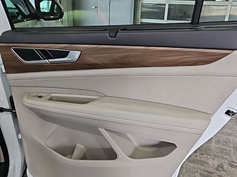 New 2026 Volkswagen Atlas SE FWD image 15