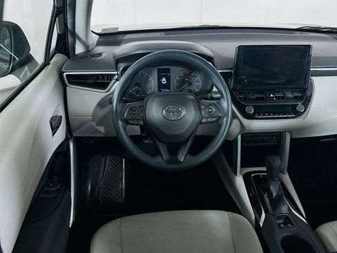 Used 2023 Toyota Corolla Cross L image 16