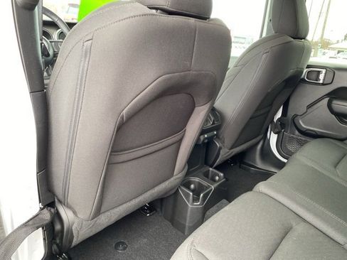 Used 2023 Jeep Wrangler Unlimited Sport image 28