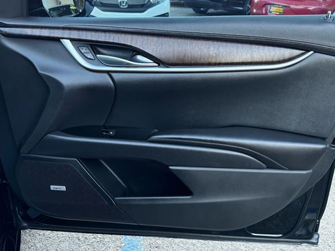 Used 2018 Cadillac XTS Luxury image 32