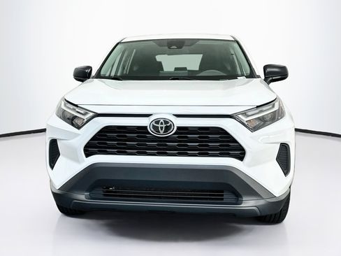Used 2025 Toyota RAV4 LE AWD/4WD image 2