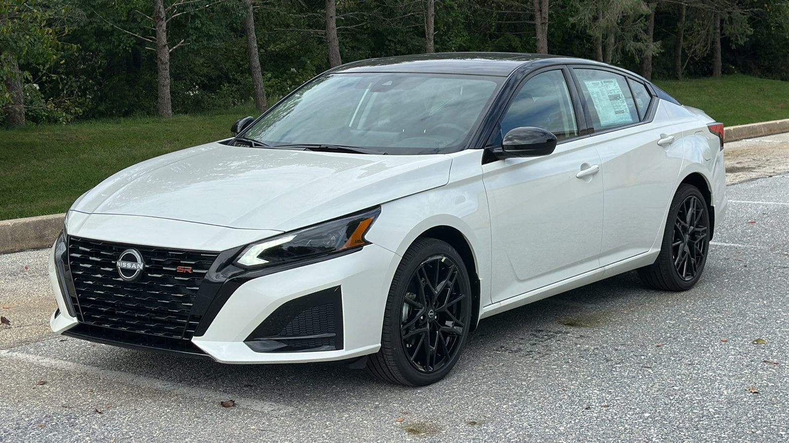 New 2026 Nissan Altima 2.5 SR AWD/4WD image 2