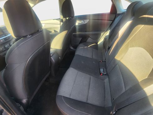 Used 2023 Kia Forte LXS image 8