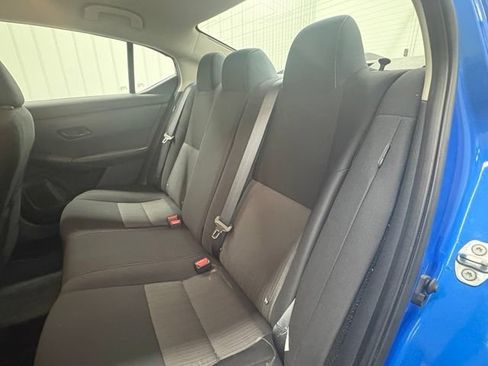 Used 2024 Nissan Sentra SV FWD image 8