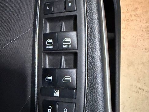 Used 2022 Dodge Charger SXT image 16