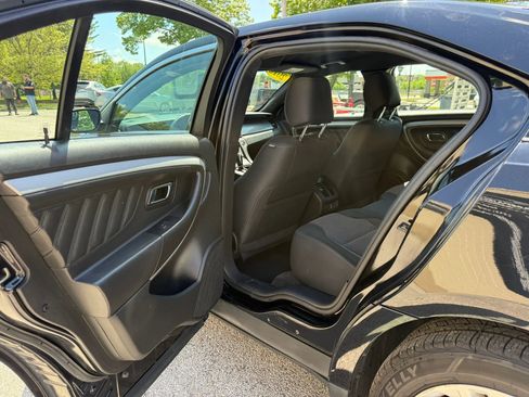 Used 2018 Ford Taurus SEL FWD image 12