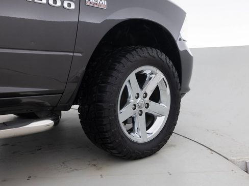 Used 2018 RAM 1500 Express w/ Express Value Package AWD/4WD image 19