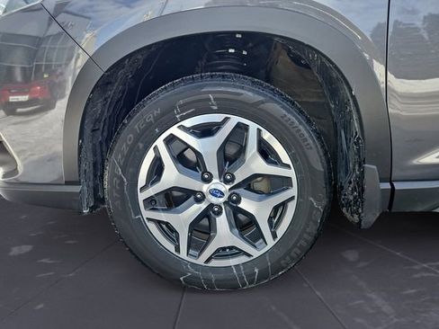 Used 2023 Subaru Forester Premium image 14