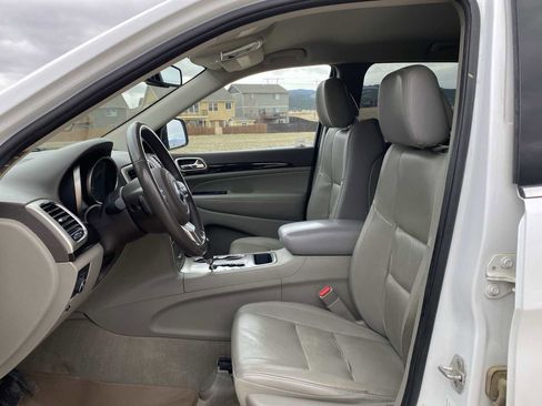Used 2013 Jeep Grand Cherokee Laredo image 16