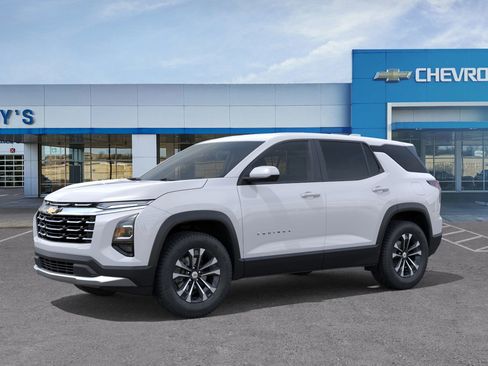 New 2026 Chevrolet Equinox LT image 2