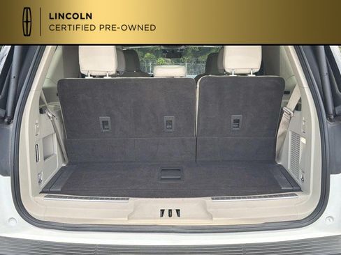Certified 2021 Lincoln Navigator Reserve w/ Luxury Package AWD/4WD image 18