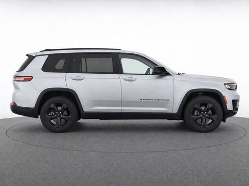 Used 2023 Jeep Grand Cherokee L Laredo RWD image 8