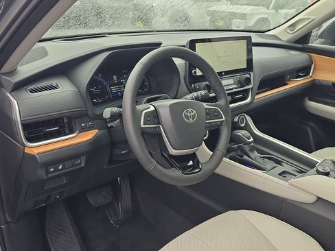 New 2026 Toyota Grand Highlander Platinum image 16